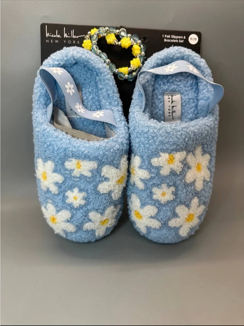 Nicole Miller Girls Blue Daisy Slippers & Bracelet Set size 9/10 NEW